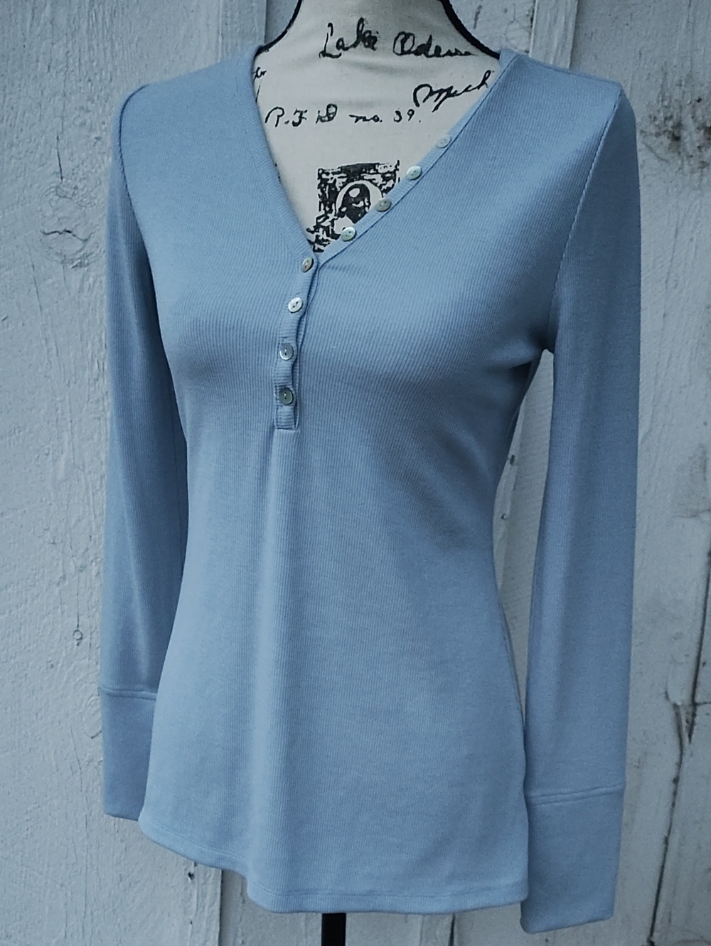 NWOT Doe & Rae Light Blue Rayon/Spandex Ribbed Henley Long Sleeve Top, Size S